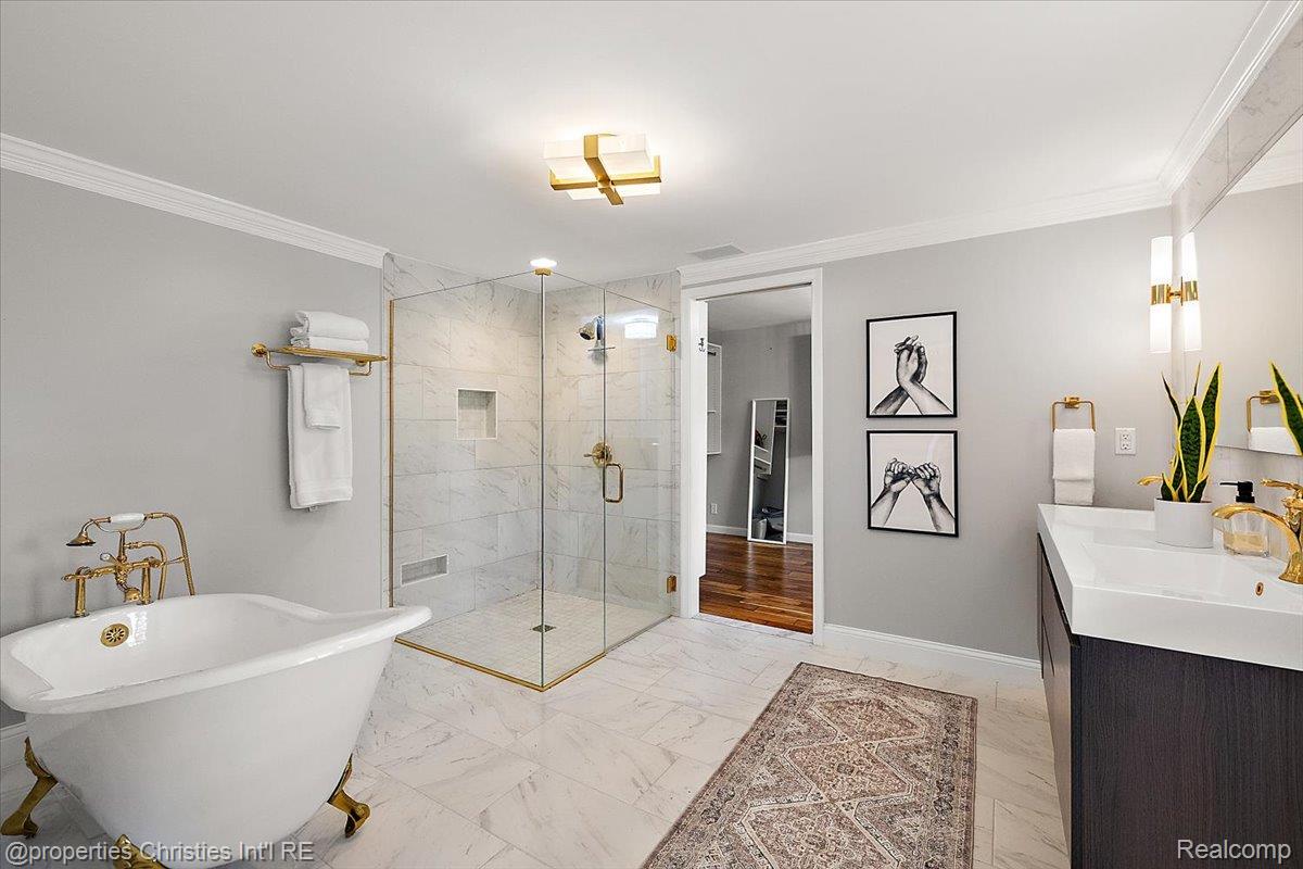 3060 Chickering Lane