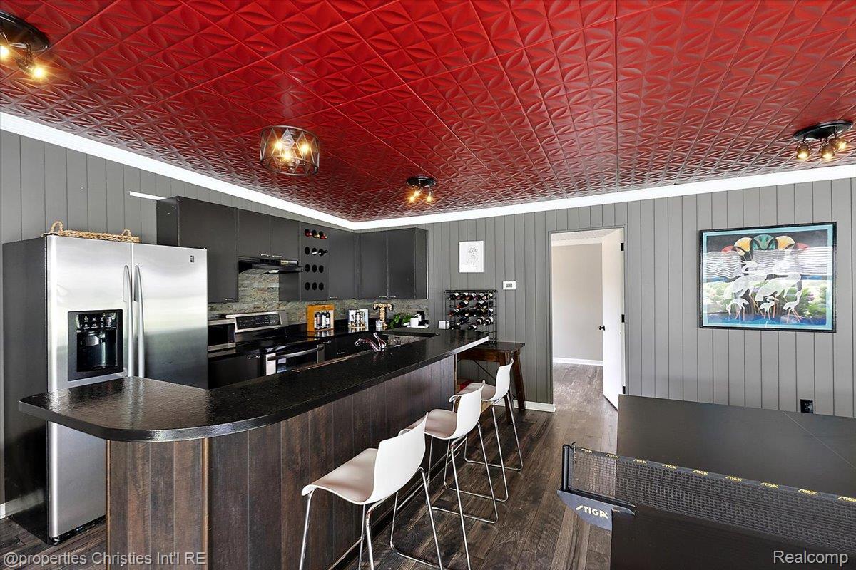 3060 Chickering Lane