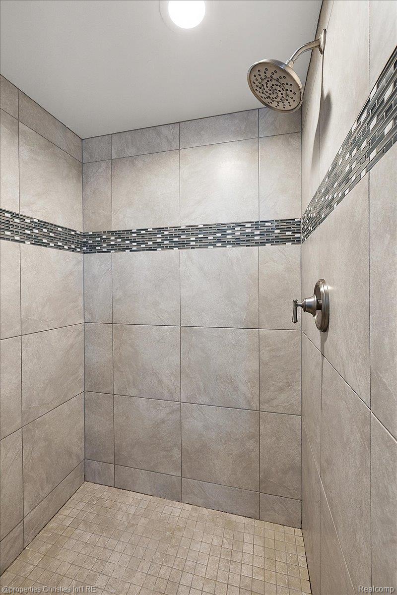 3060 Chickering Lane