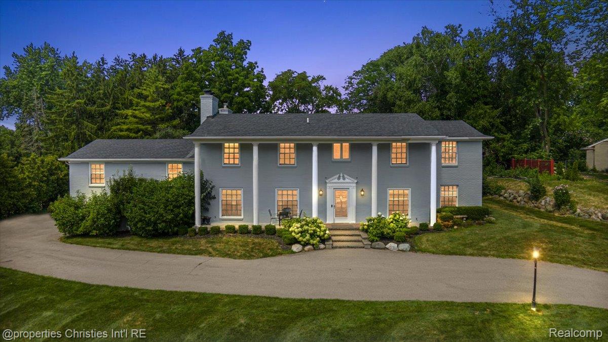 3060 Chickering Lane