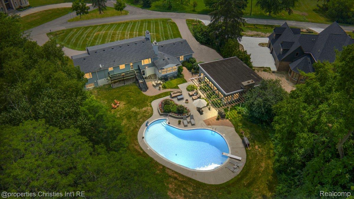 3060 Chickering Lane