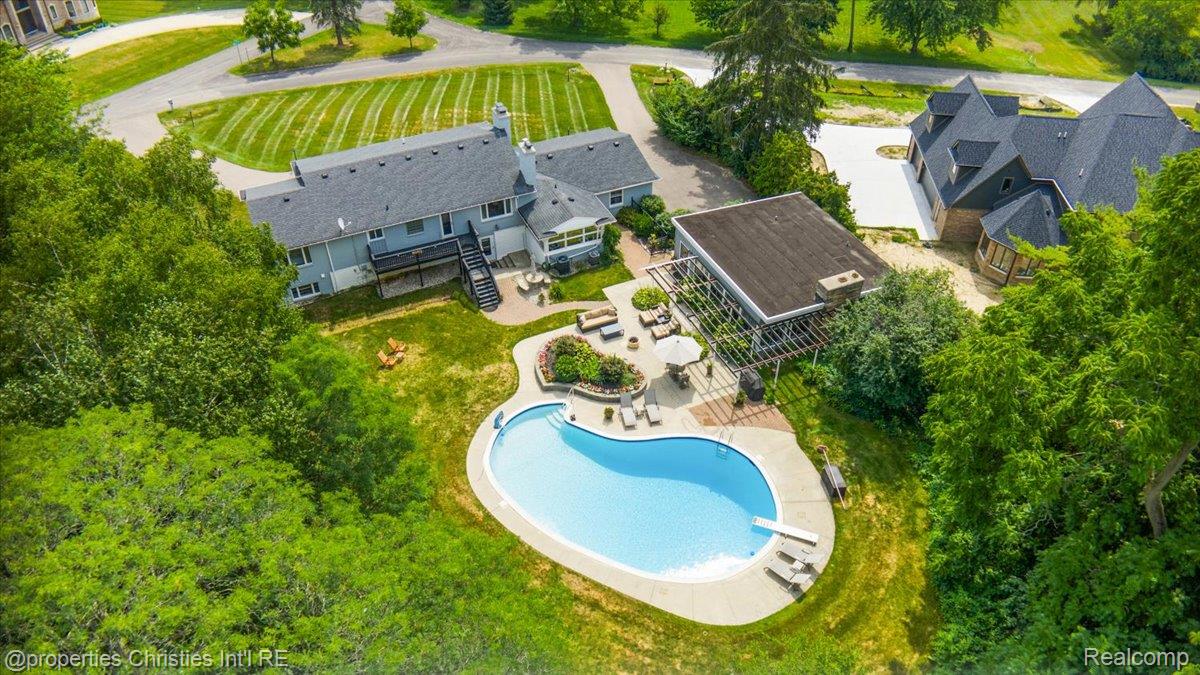 3060 Chickering Lane