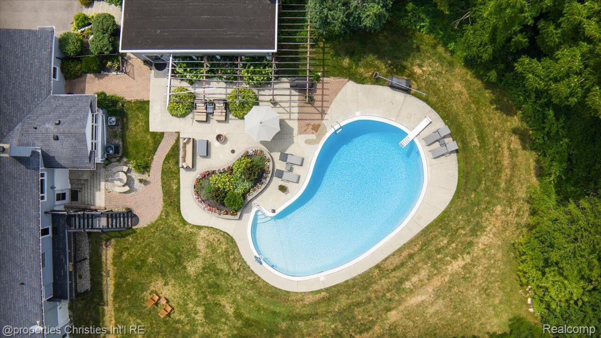 3060 Chickering Lane