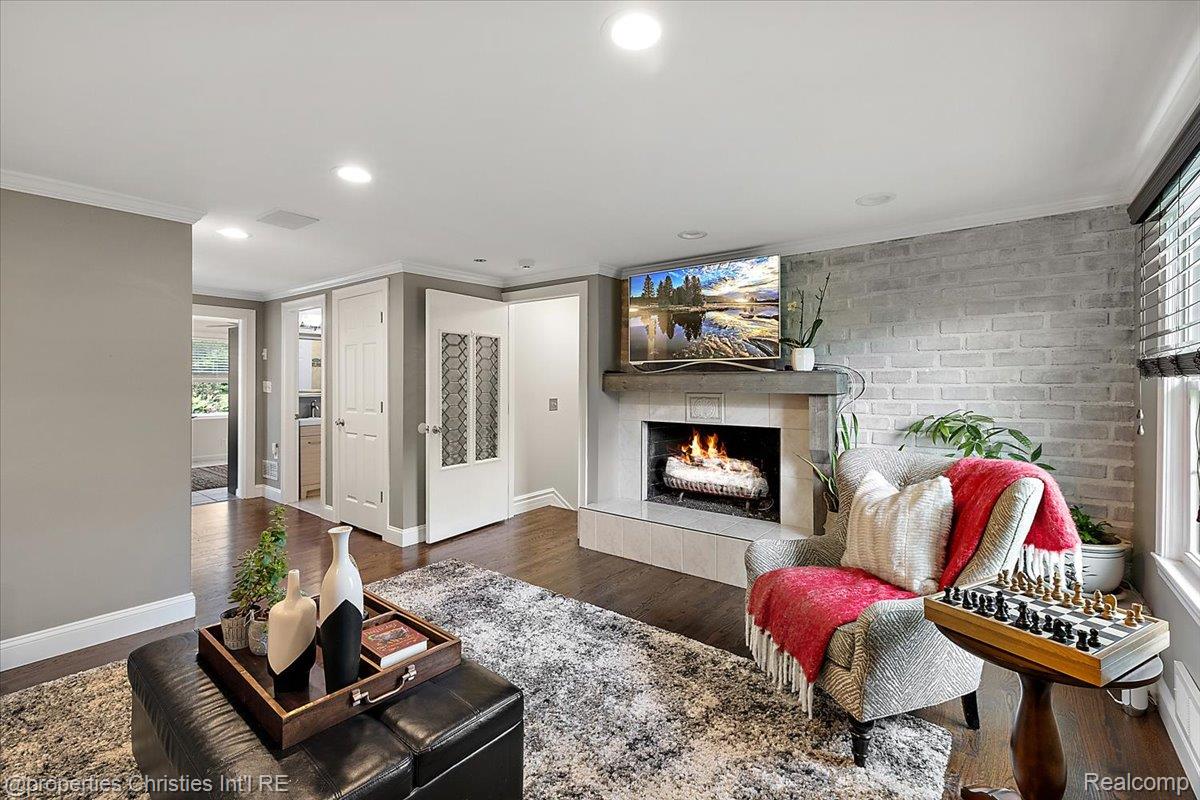 3060 Chickering Lane