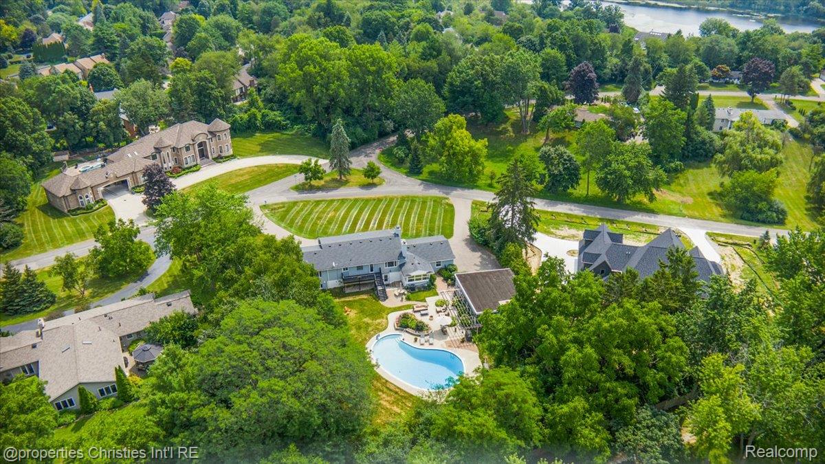 3060 Chickering Lane