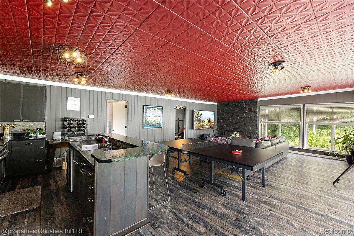3060 Chickering Lane