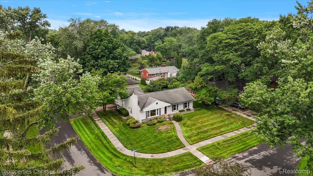 31711 Arlington Drive