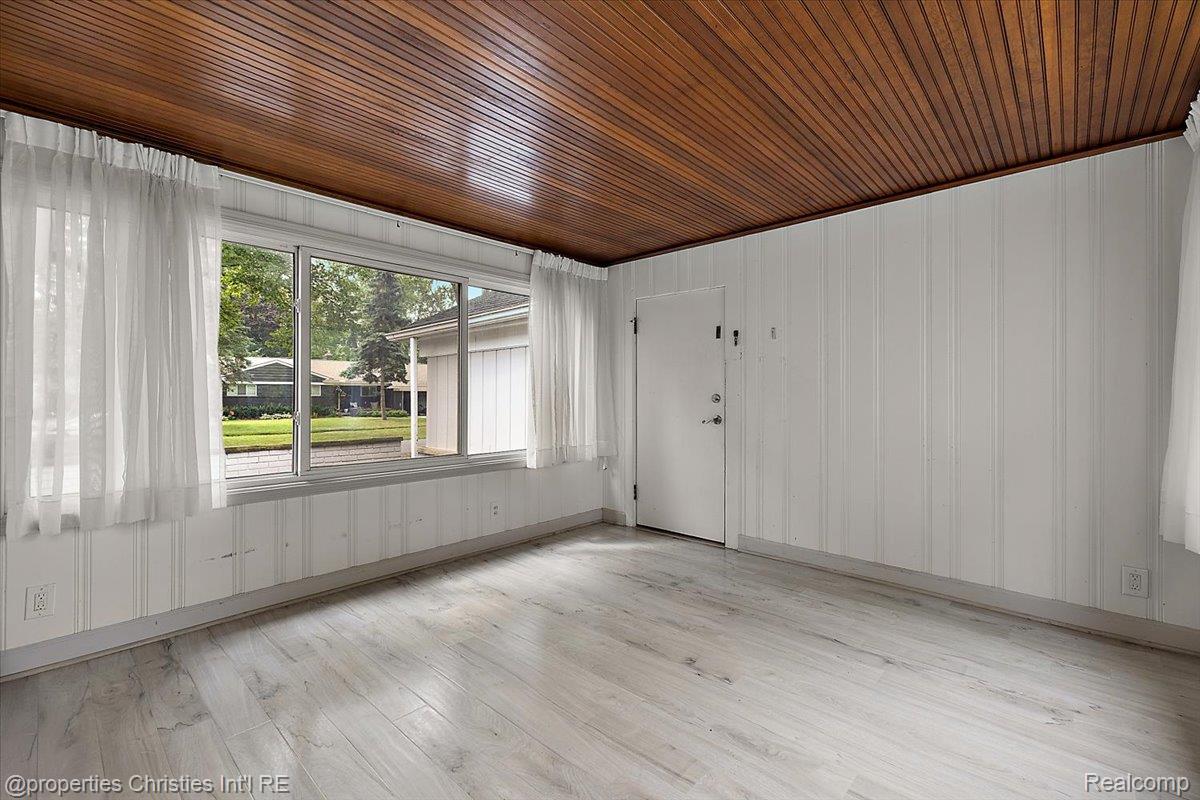 31711 Arlington Drive