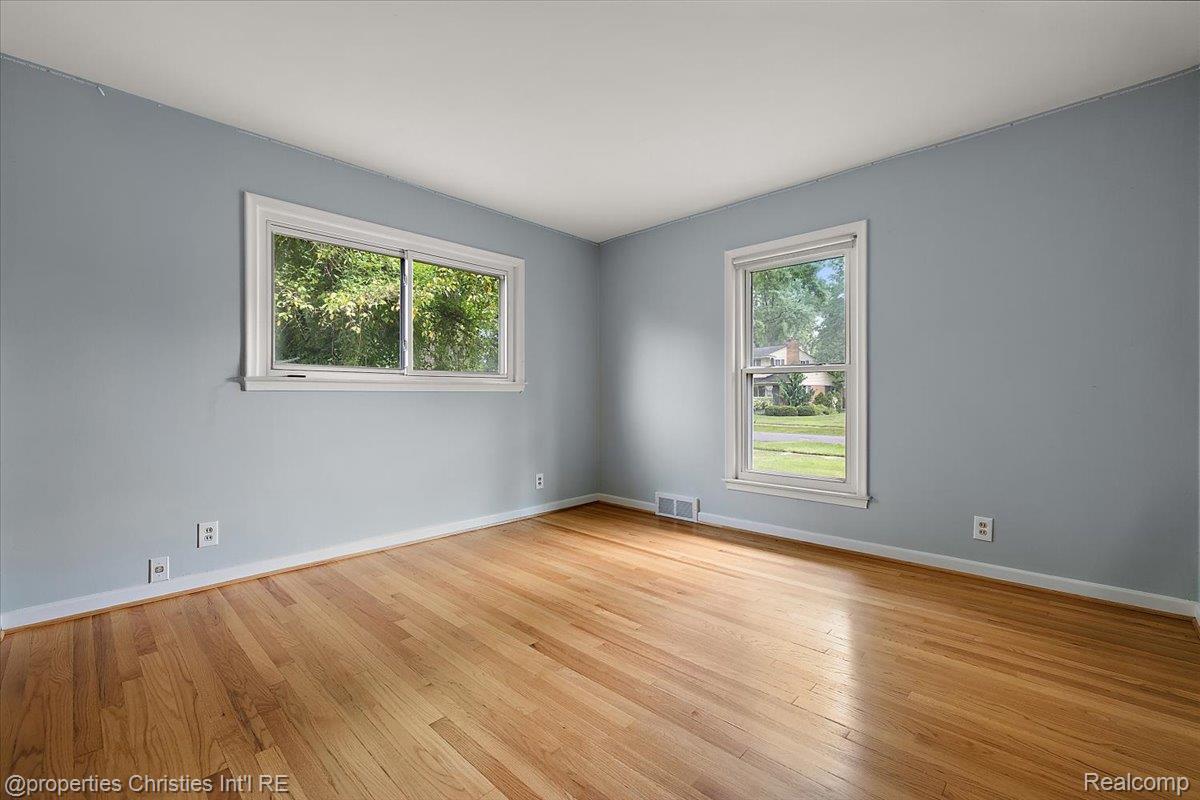 31711 Arlington Drive