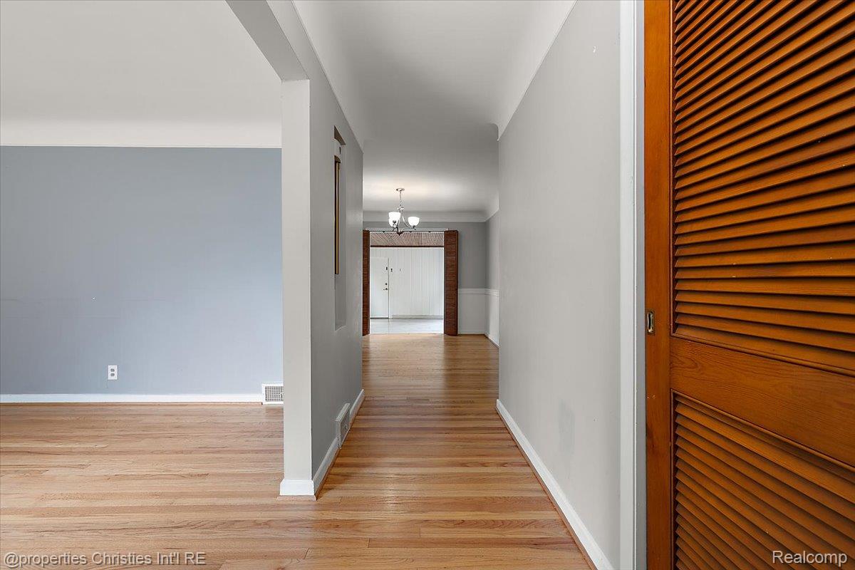 31711 Arlington Drive