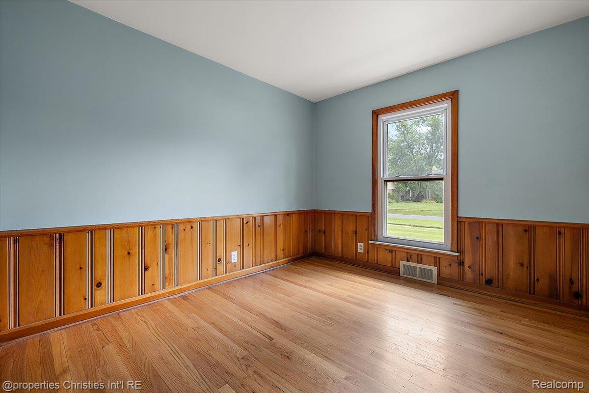 31711 Arlington Drive