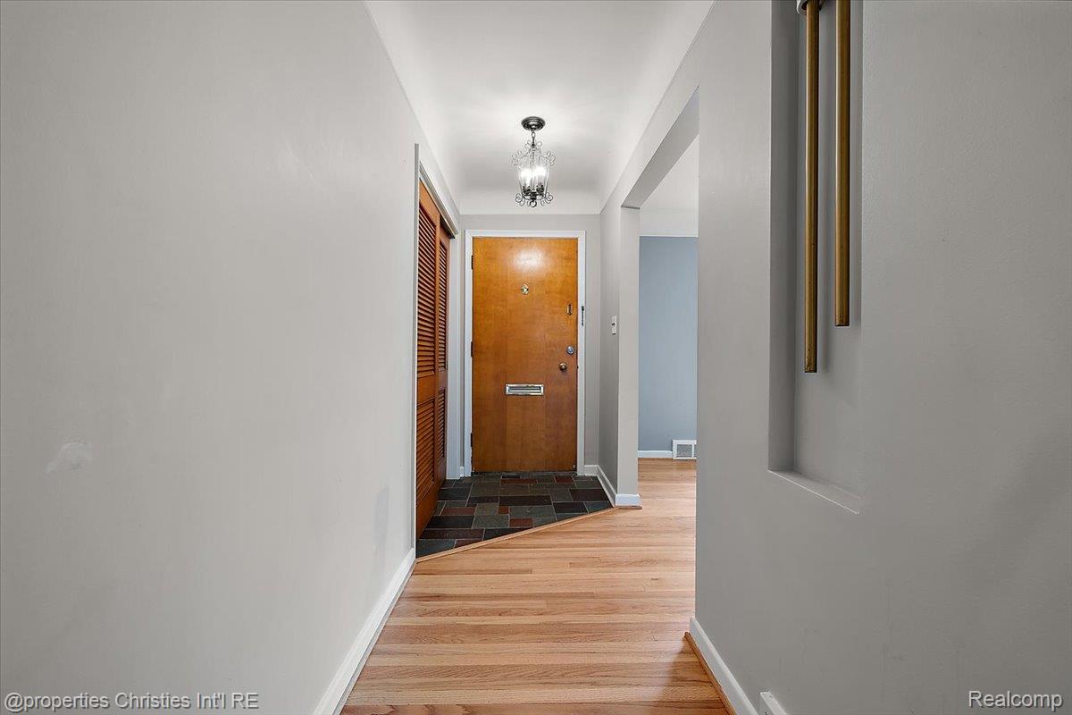 31711 Arlington Drive