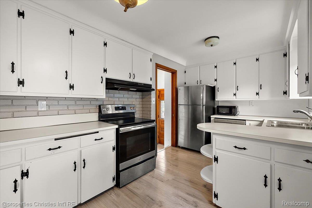 31711 Arlington Drive