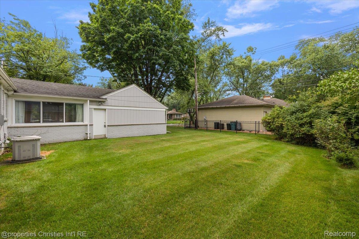 31711 Arlington Drive