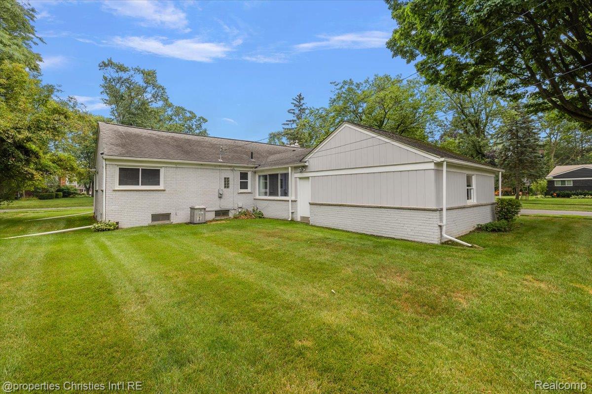 31711 Arlington Drive