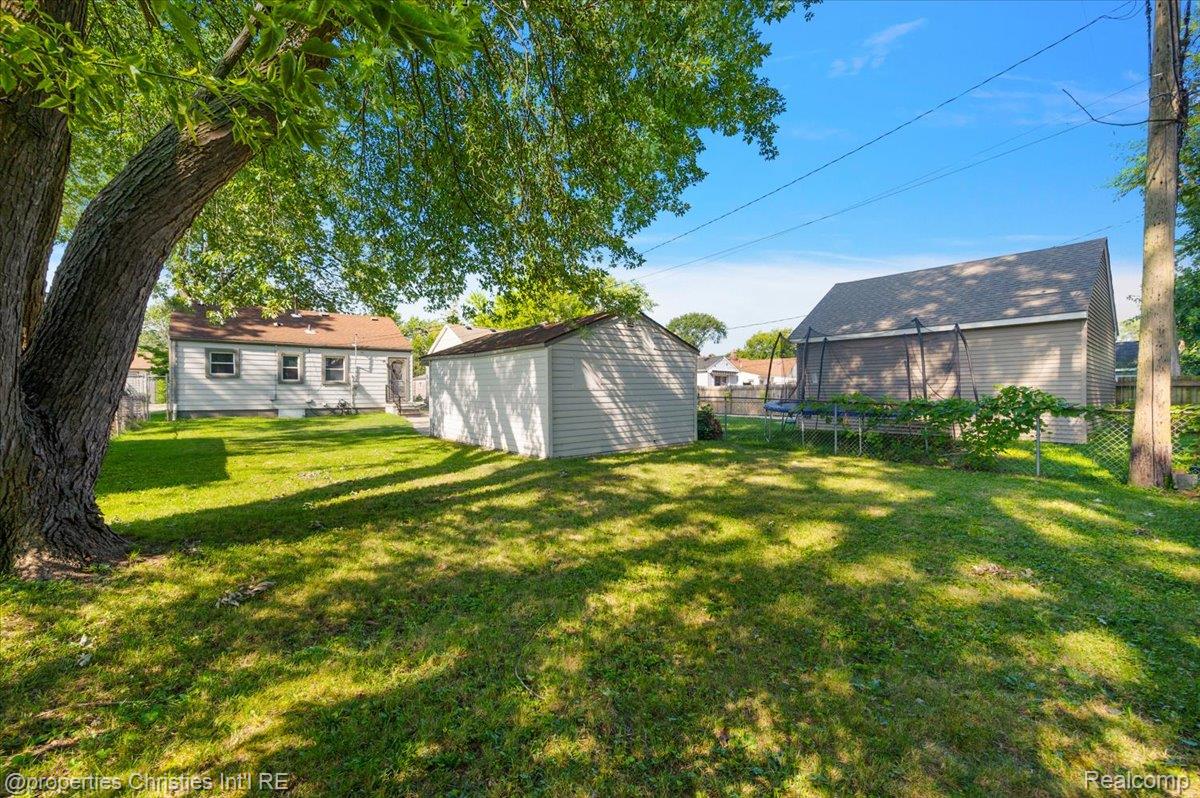 28967 Beechwood Avenue