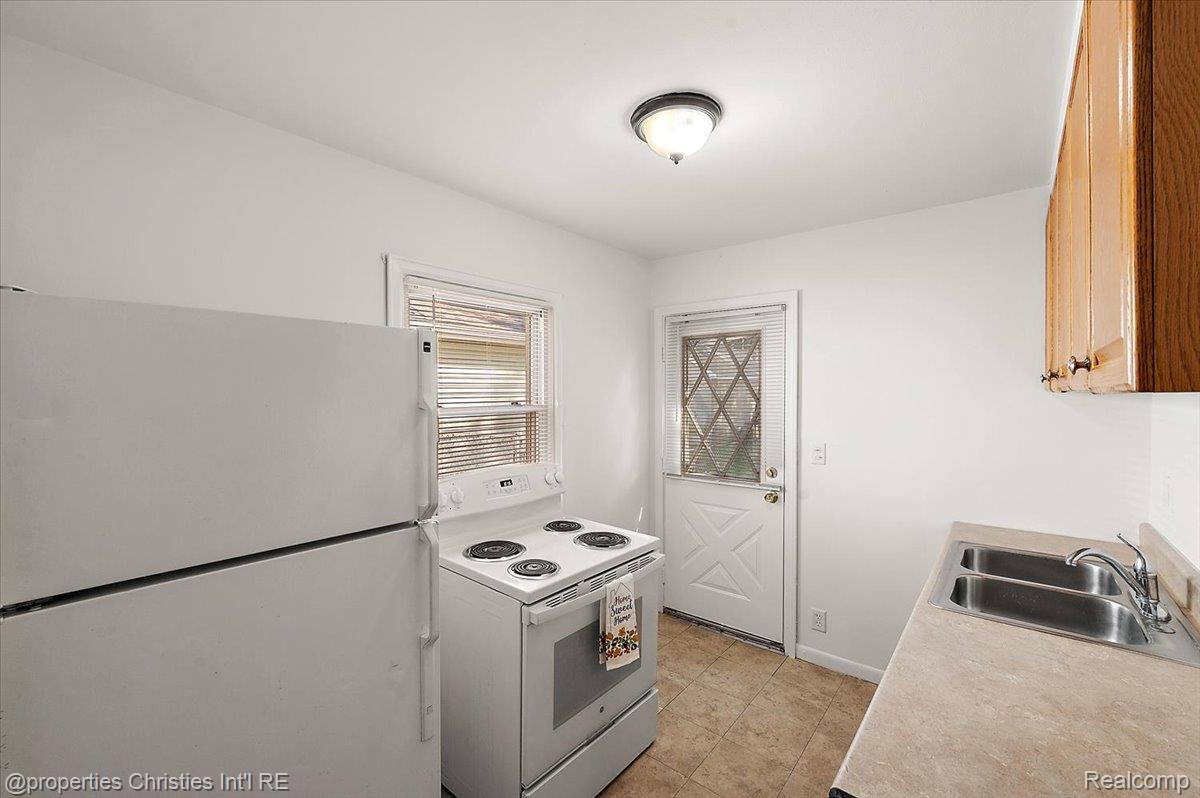 28967 Beechwood Avenue