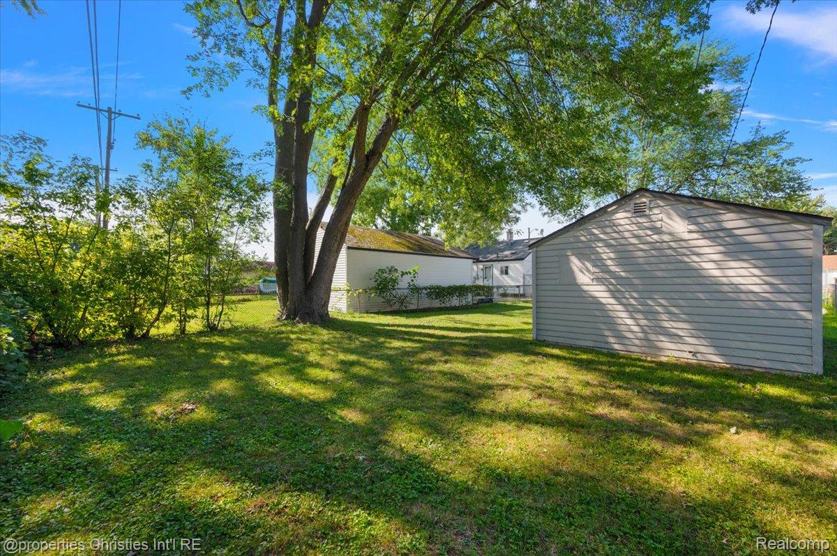 28967 Beechwood Avenue