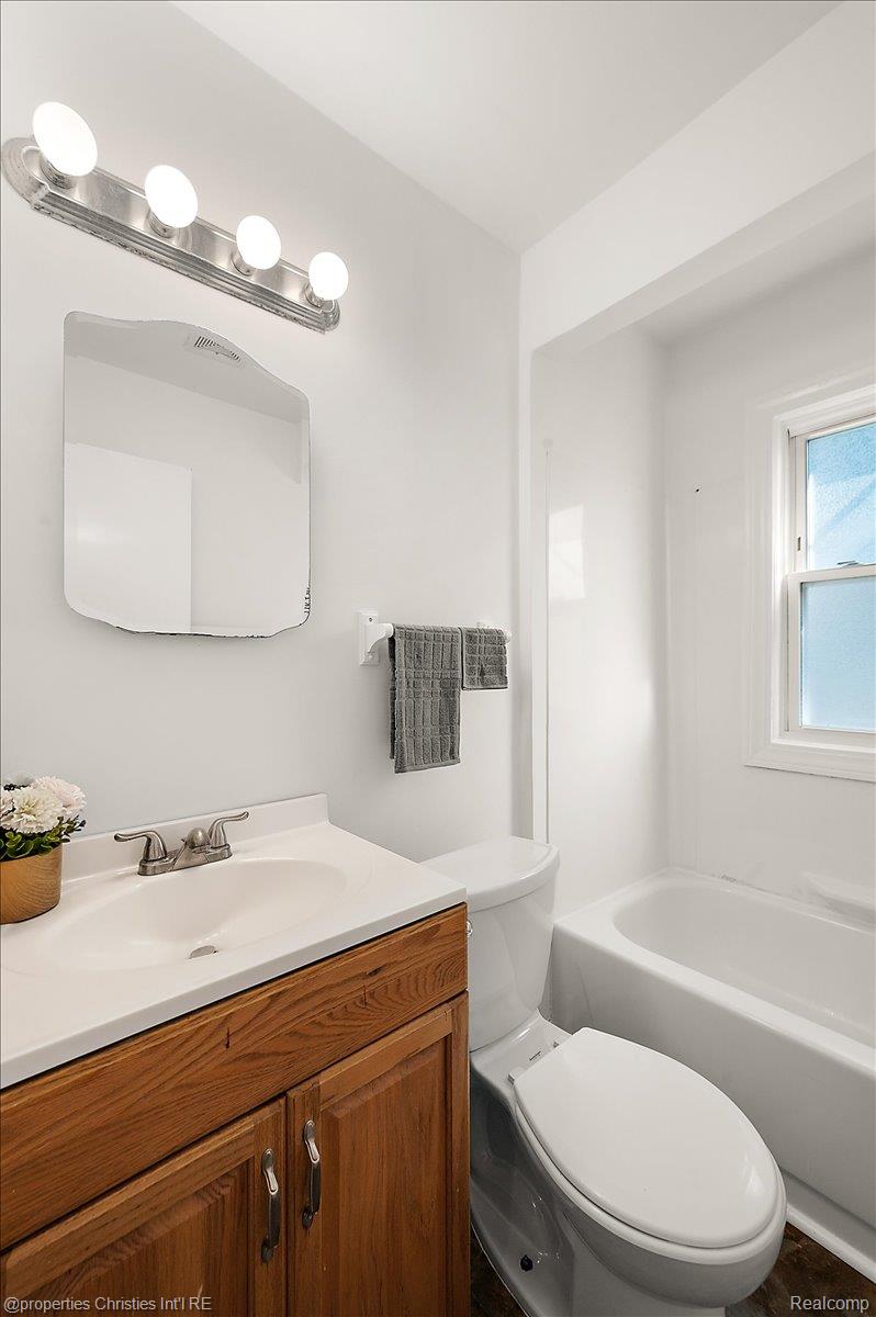 28967 Beechwood Avenue