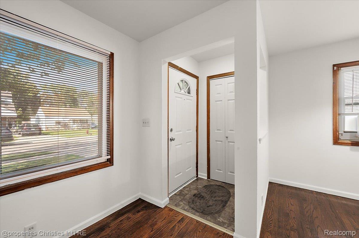 28967 Beechwood Avenue