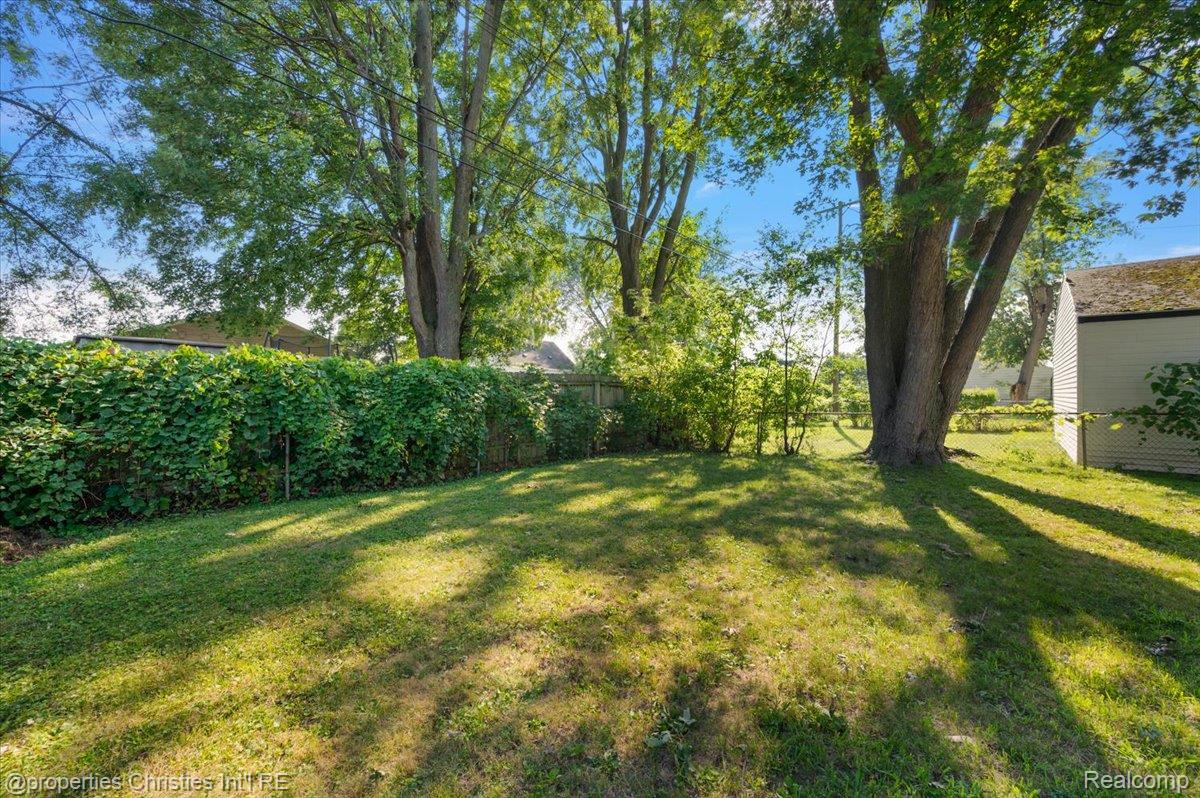 28967 Beechwood Avenue