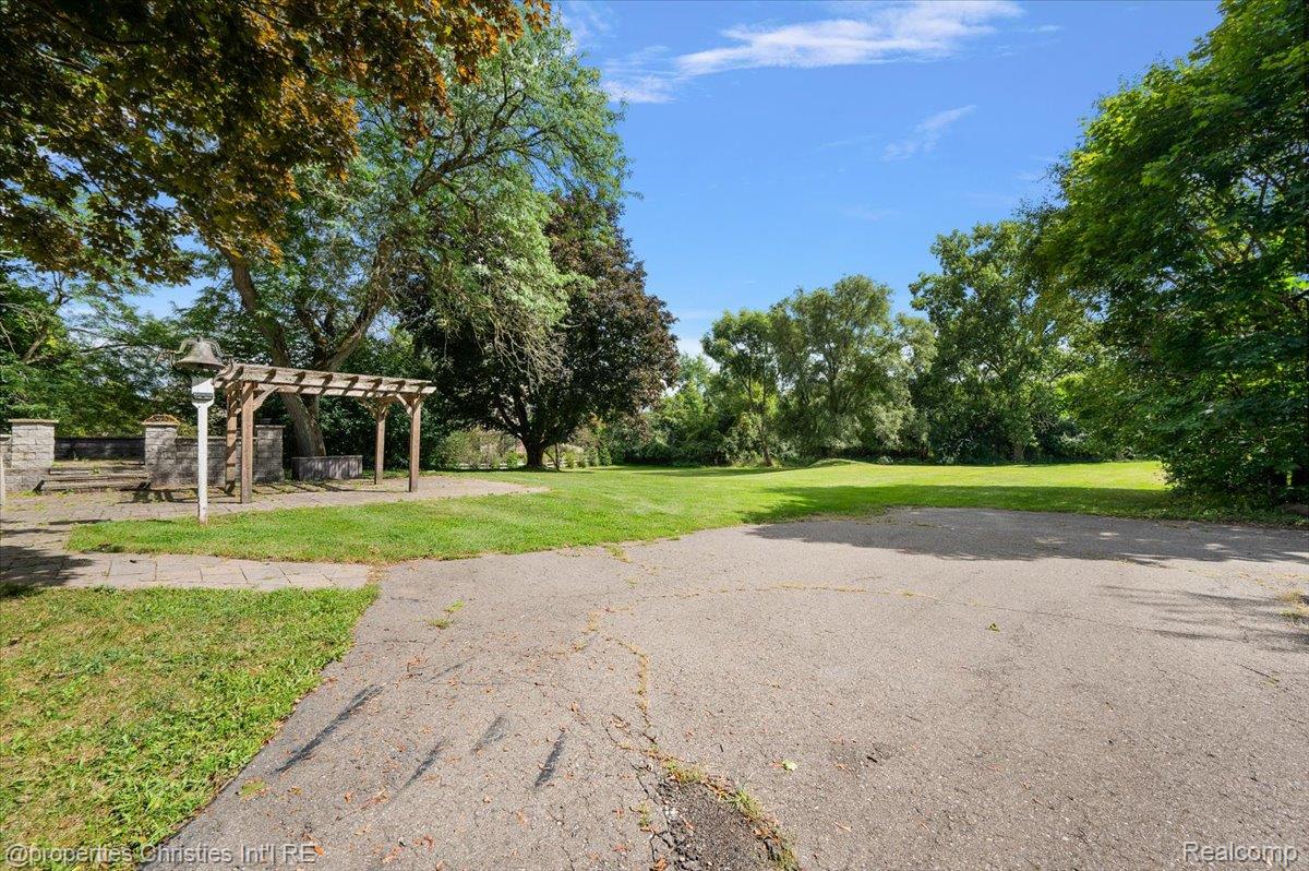47133 W 9 Mile Road