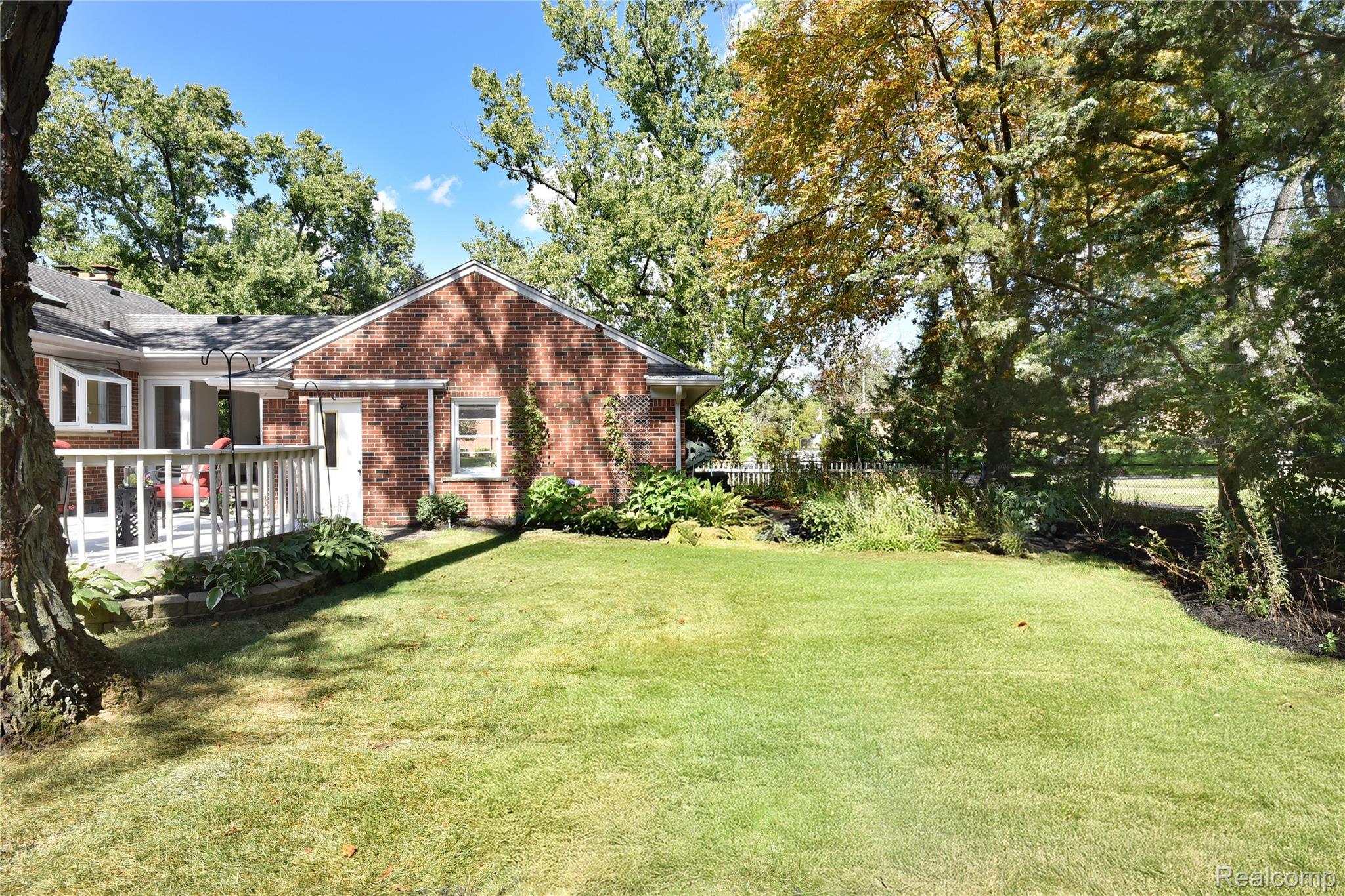 18146 Riverside Drive