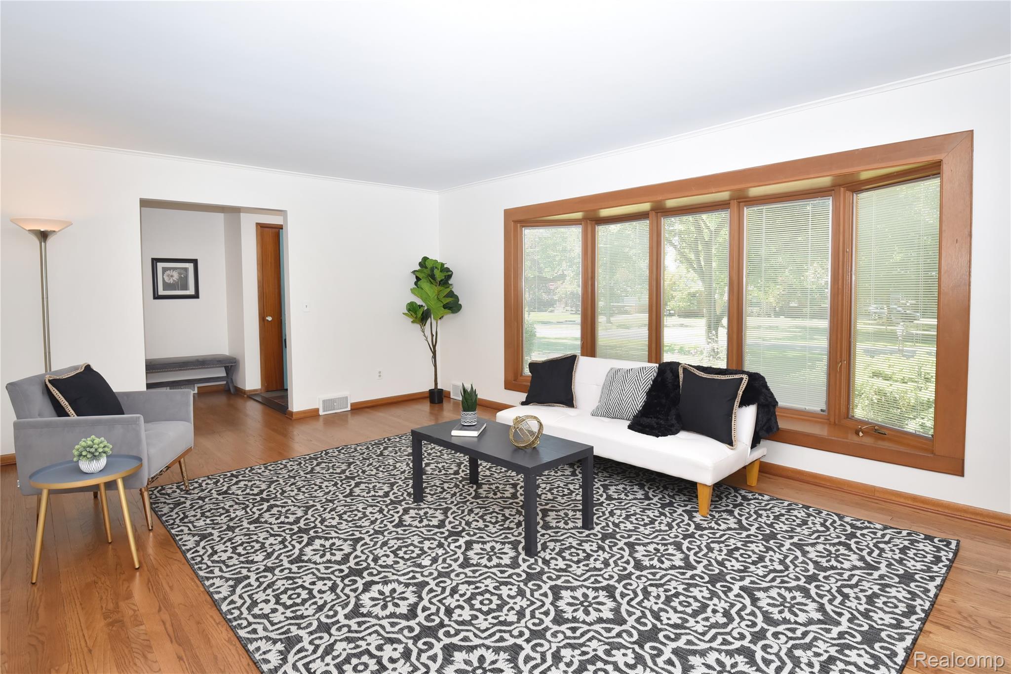 18146 Riverside Drive