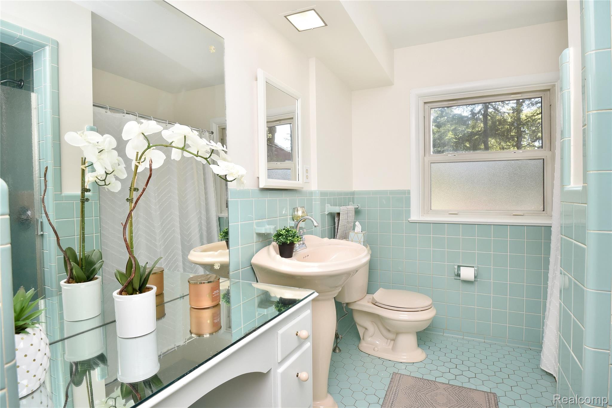 18146 Riverside Drive