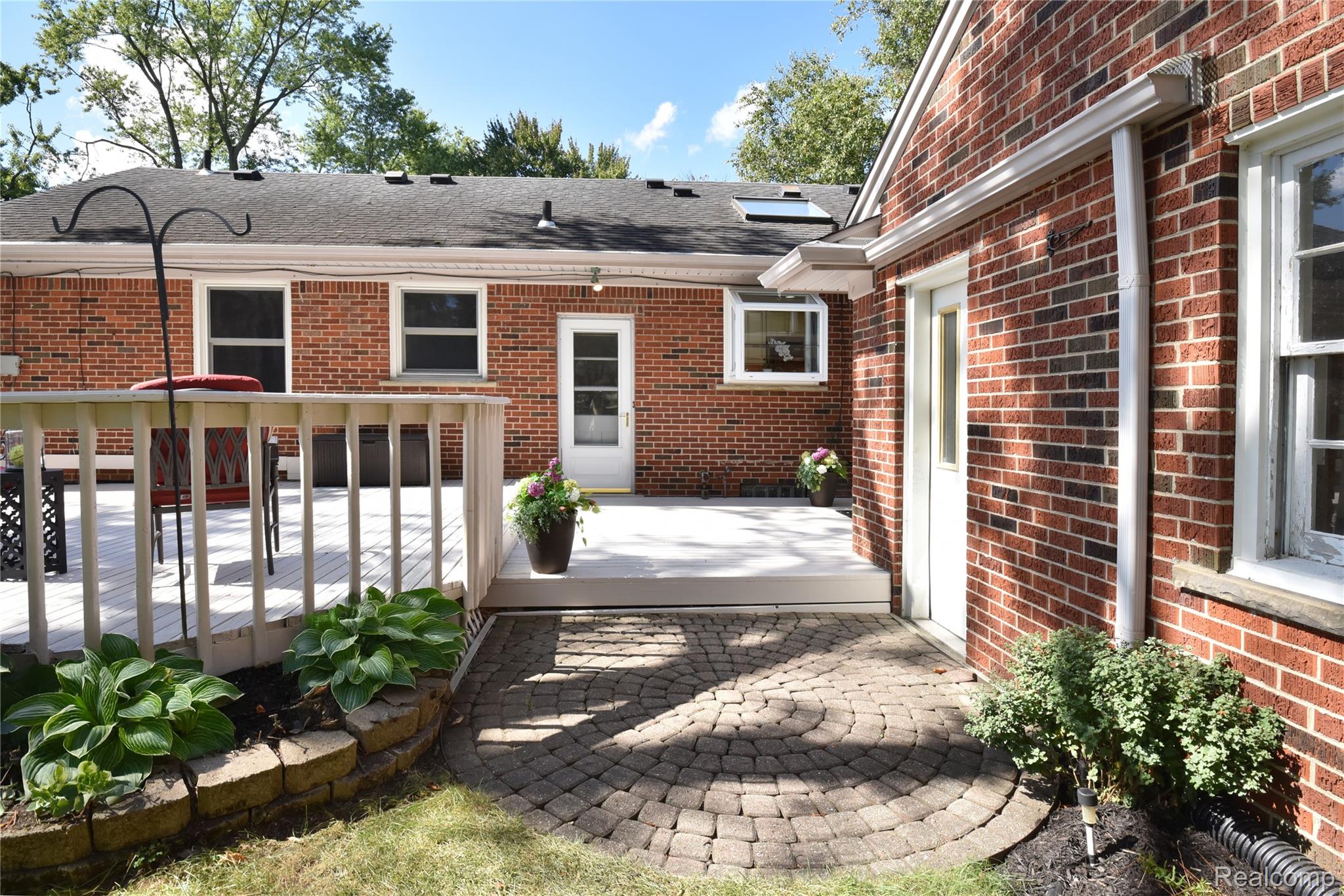 18146 Riverside Drive