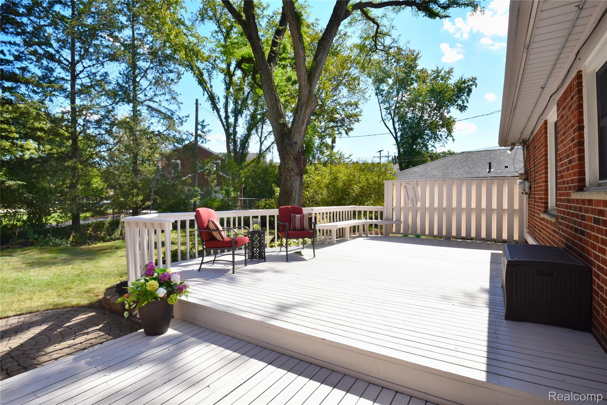 18146 Riverside Drive