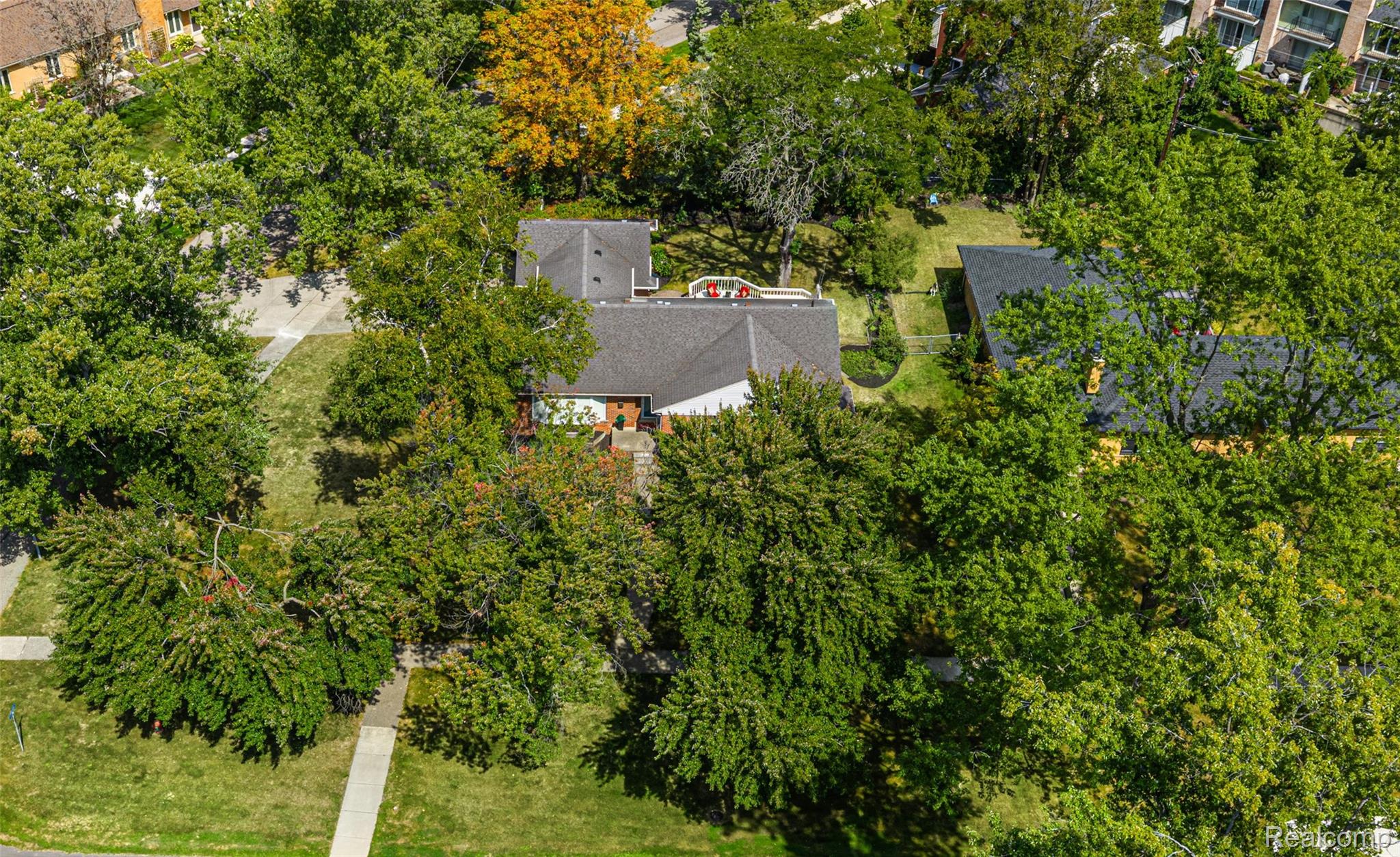 18146 Riverside Drive