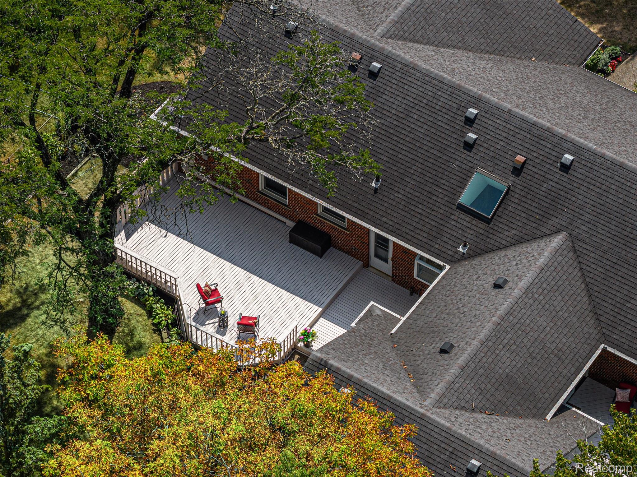 18146 Riverside Drive