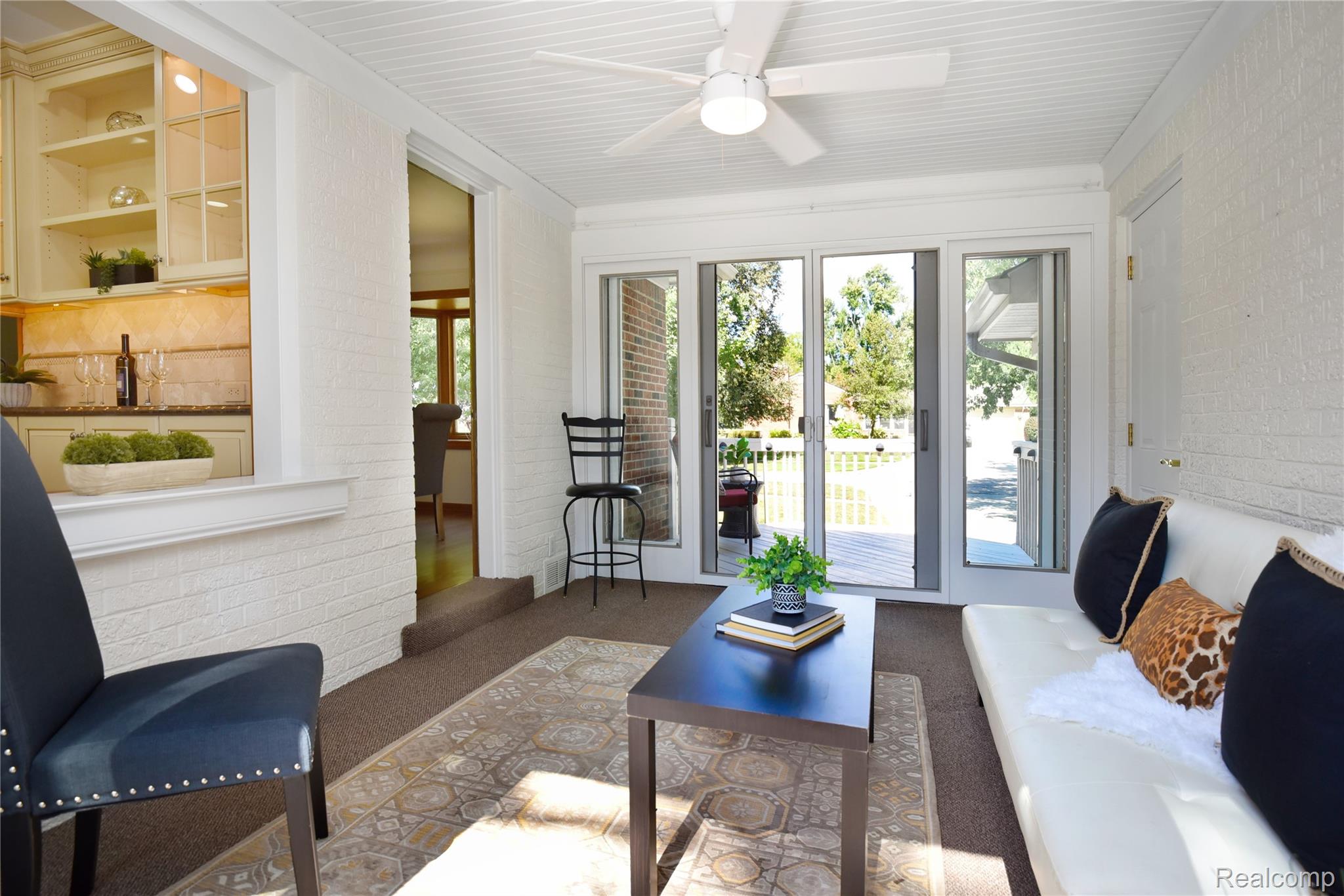 18146 Riverside Drive