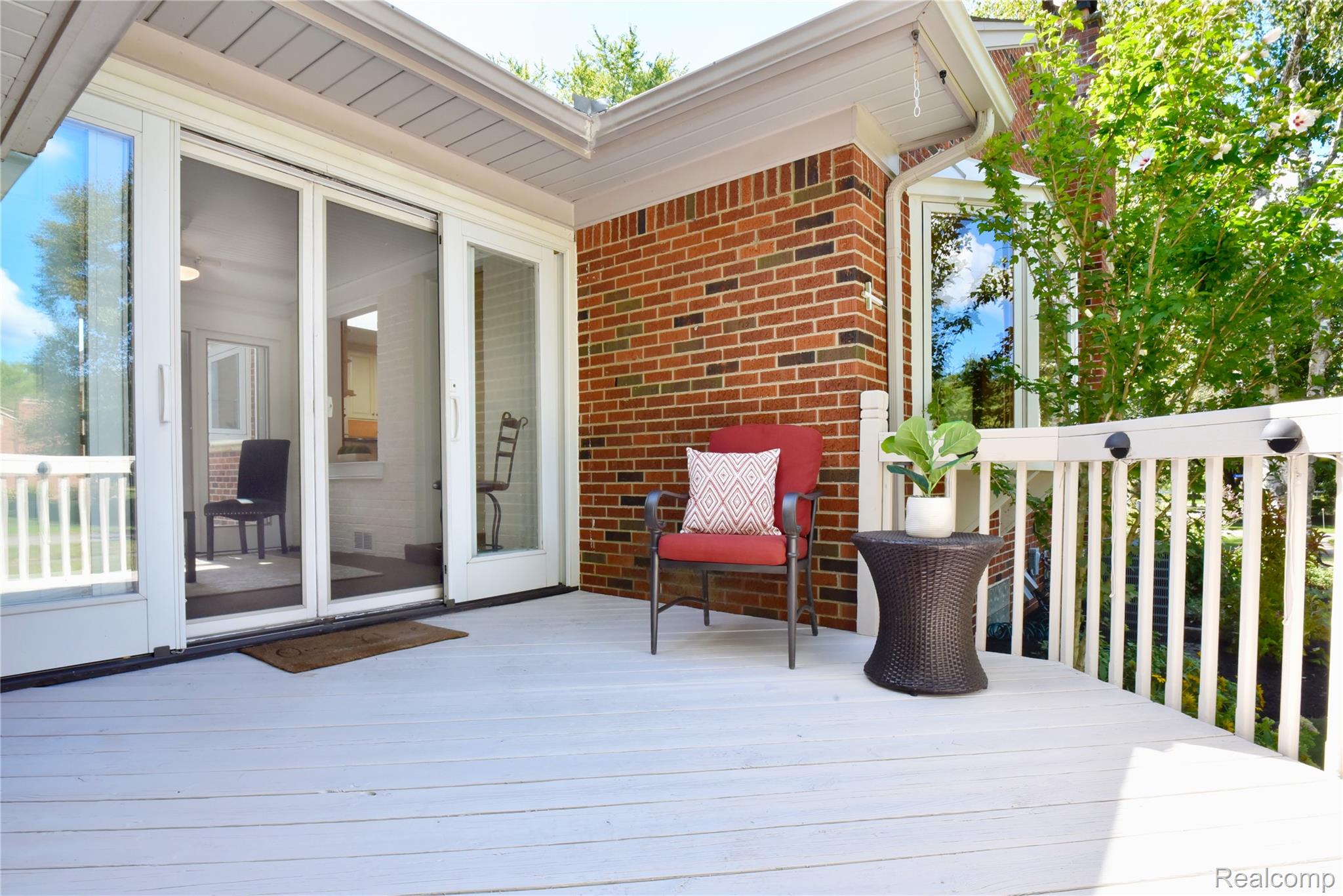 18146 Riverside Drive