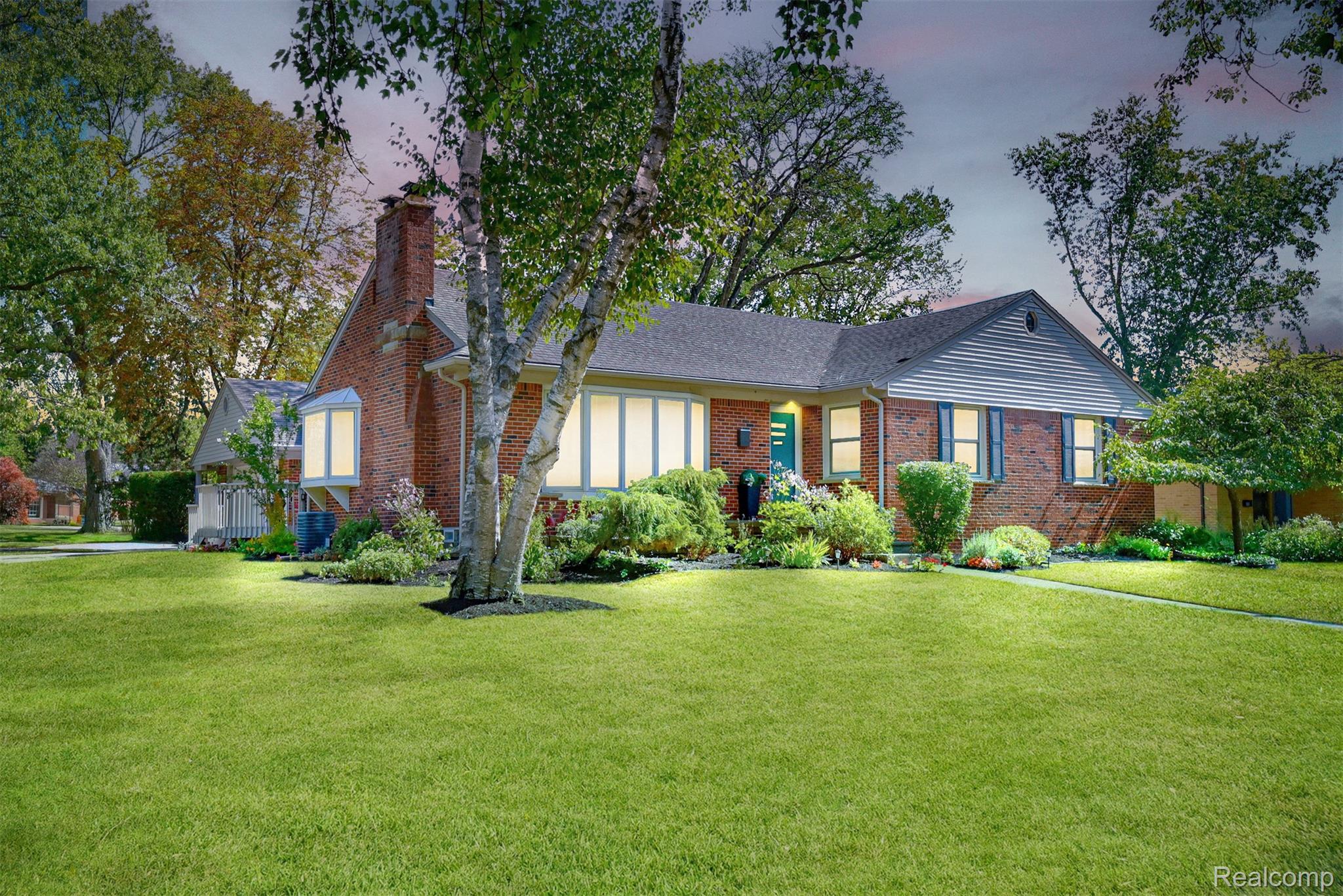 18146 Riverside Drive