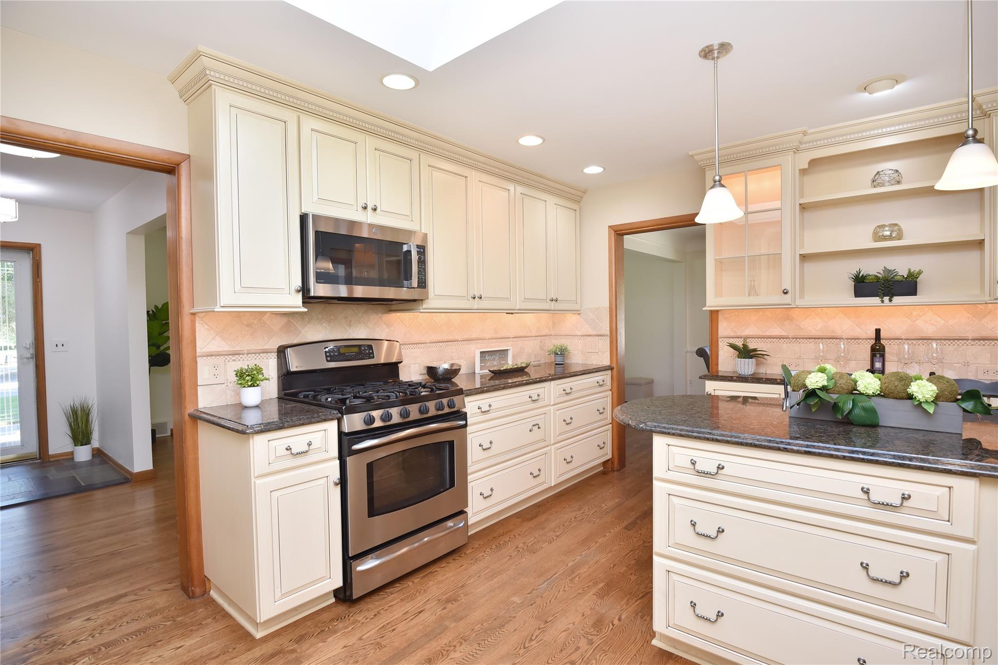 18146 Riverside Drive