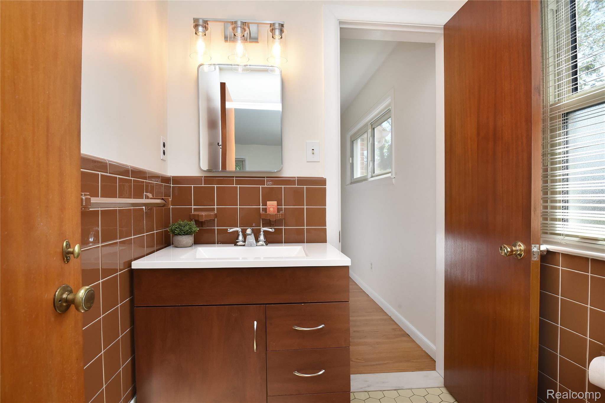 18146 Riverside Drive