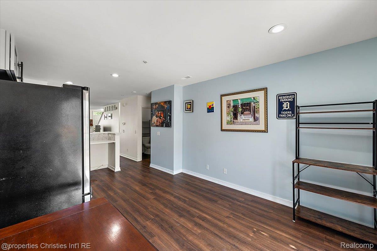 3246 Camden Drive