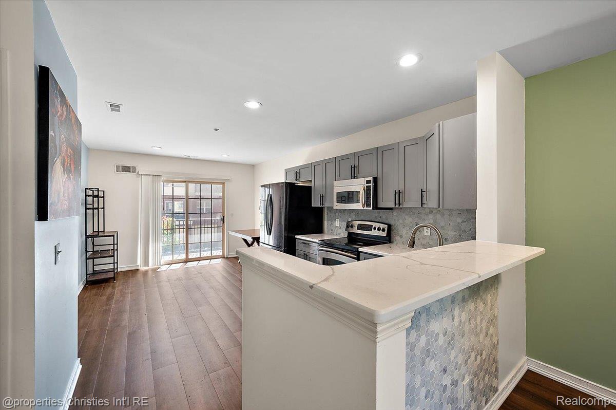 3246 Camden Drive