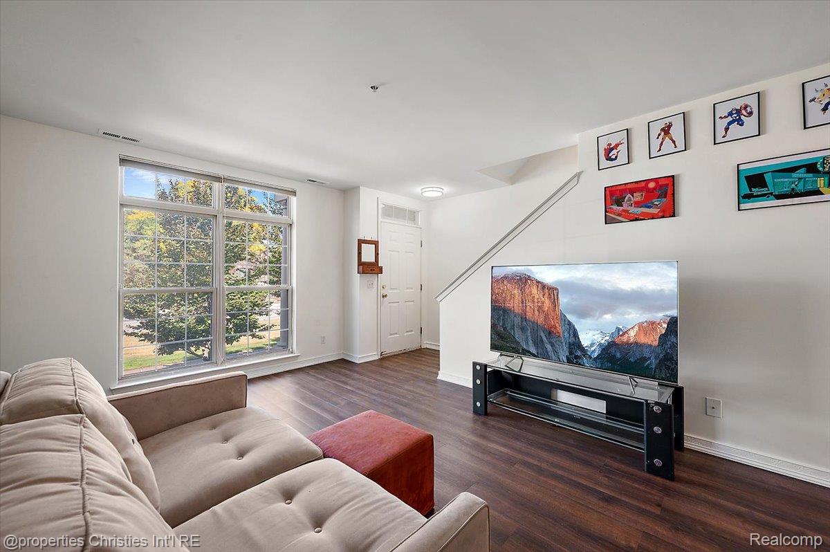 3246 Camden Drive