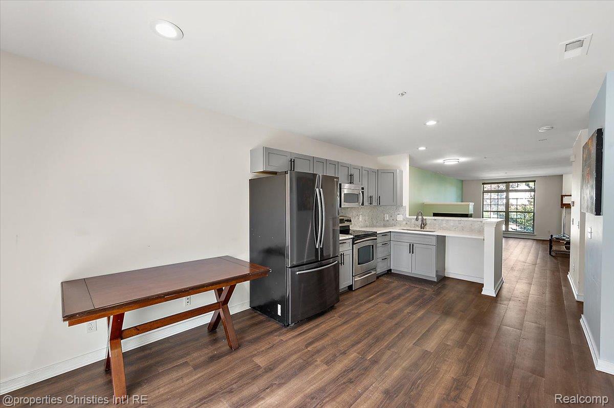 3246 Camden Drive