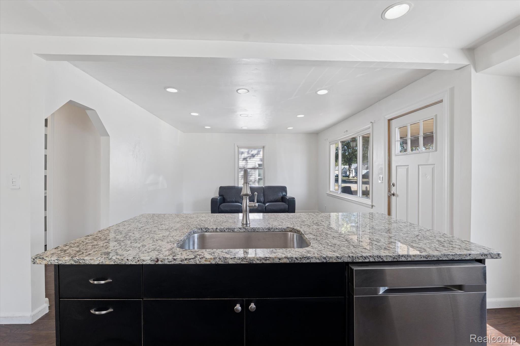 27059 Hampden Street