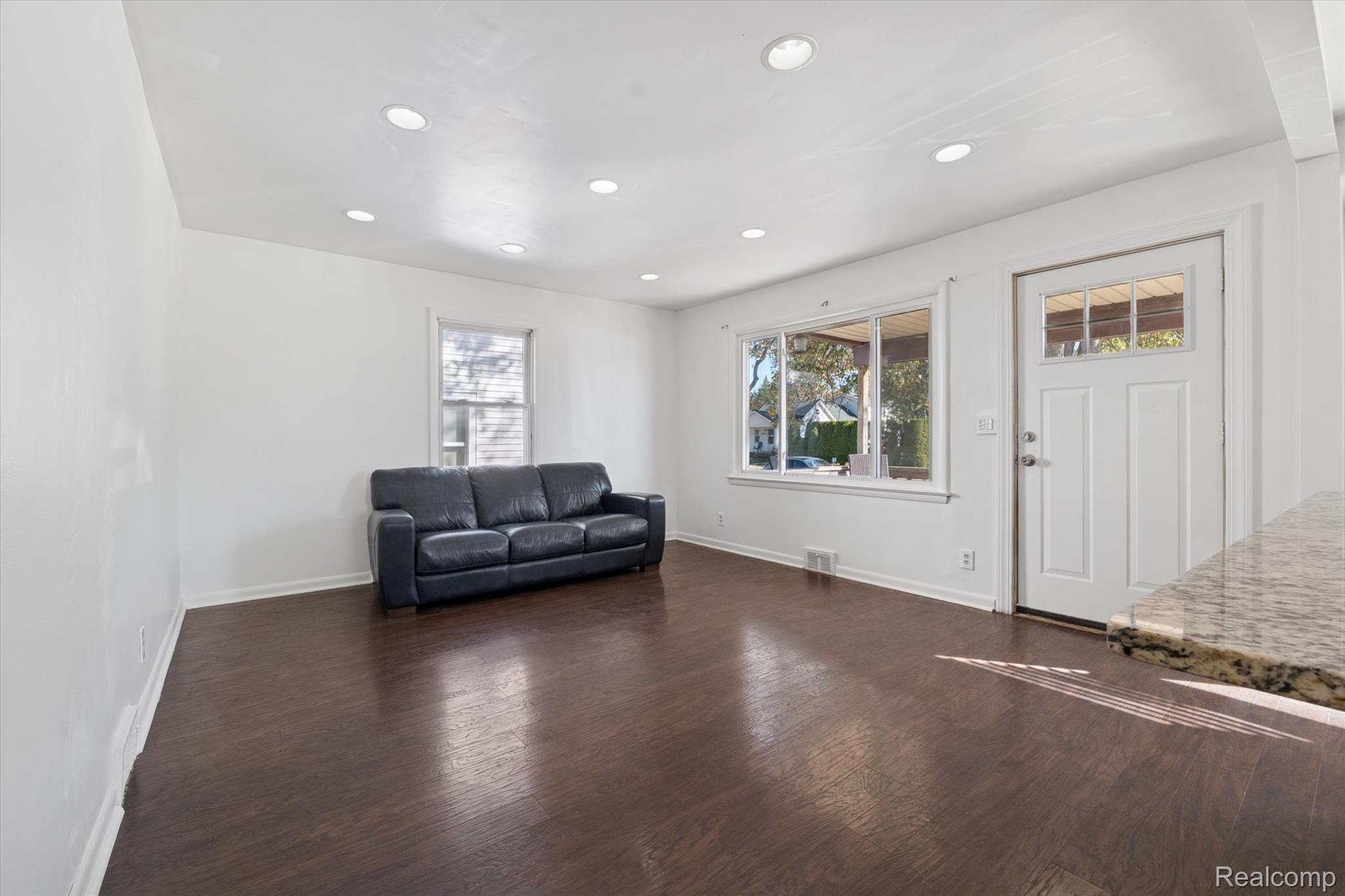 27059 Hampden Street