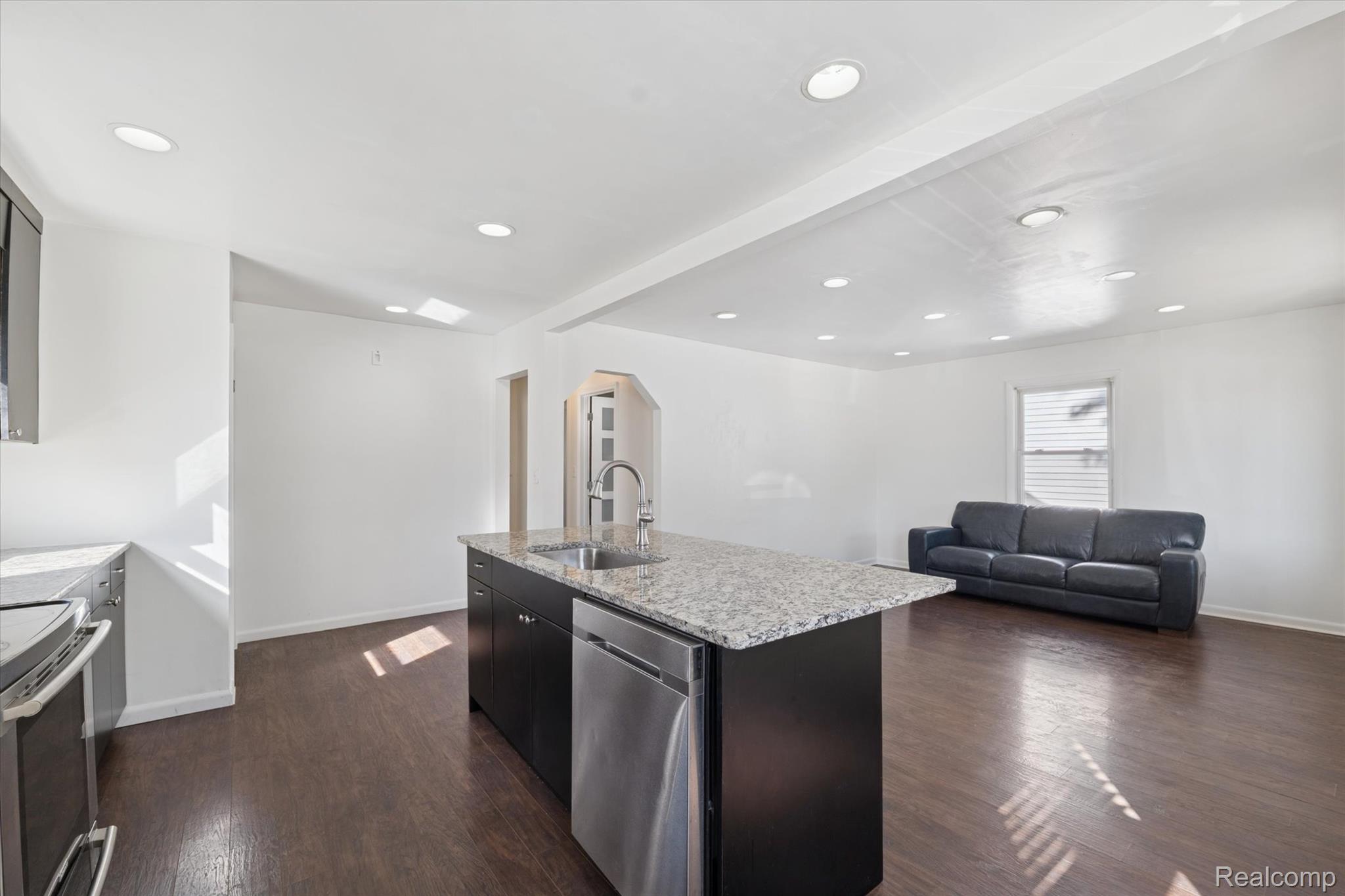 27059 Hampden Street