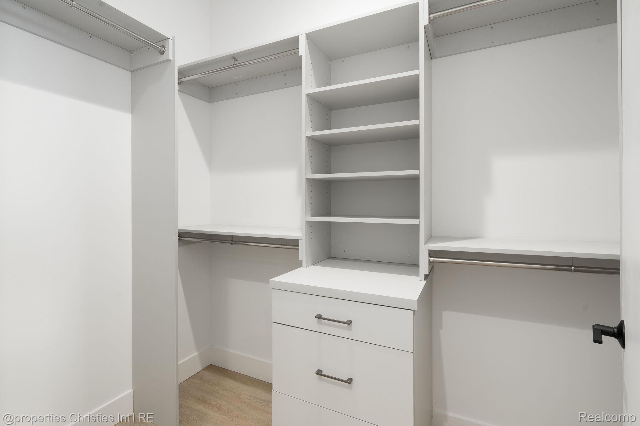 118 N Main Street 403