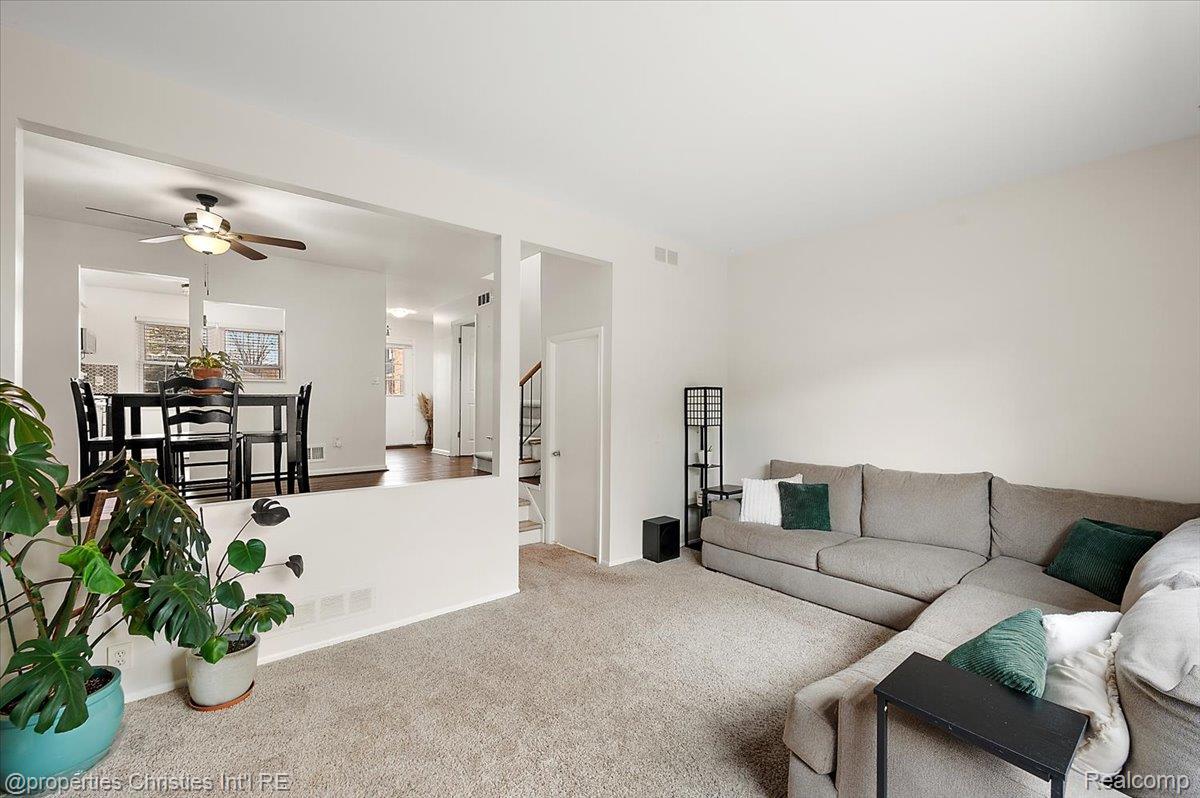 41327 Lagoon Court