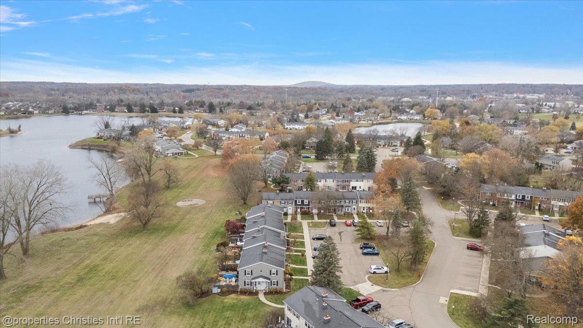 41327 Lagoon Court