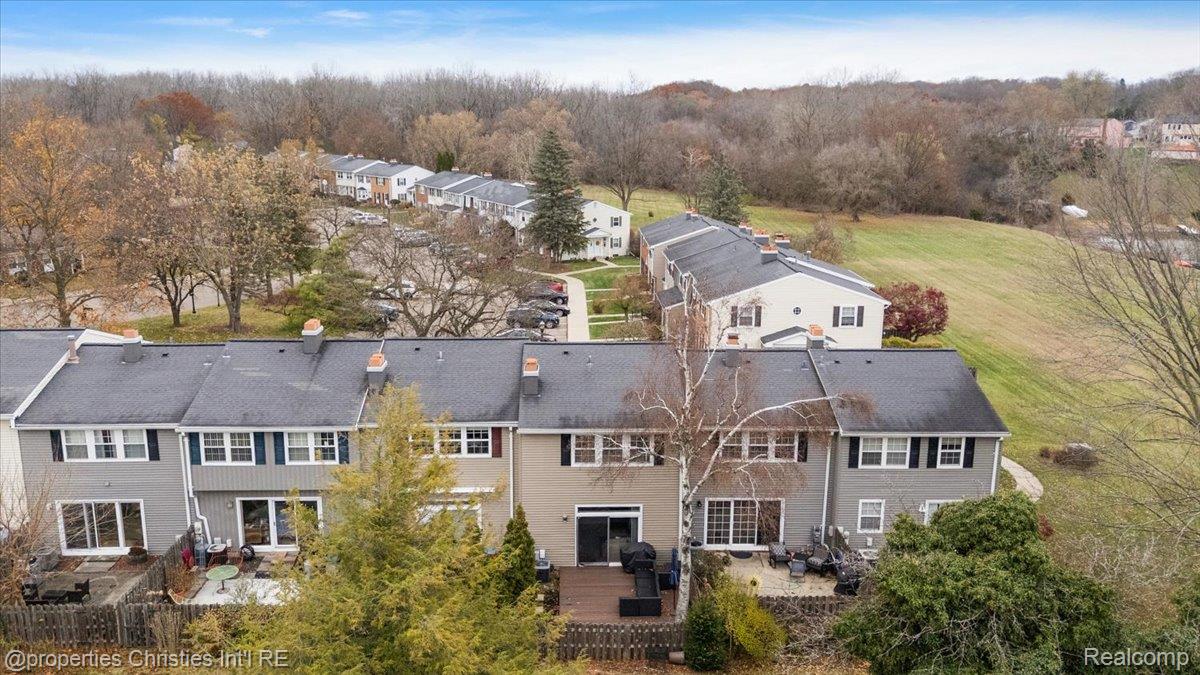 41327 Lagoon Court