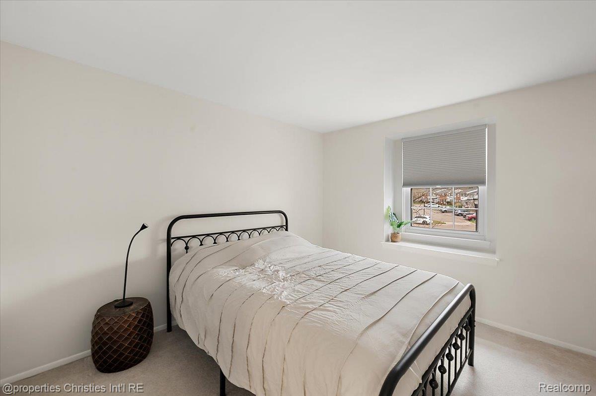 41327 Lagoon Court